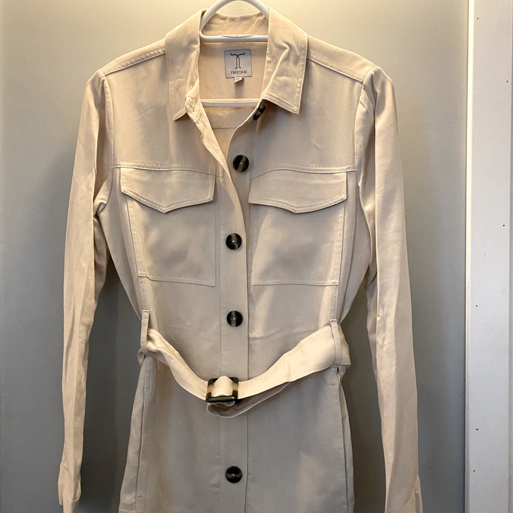 Tristan, beige blouse / jacket with pockets and belt. New without tag.